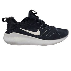 Nike Womens Black and White Sneakers Size 8